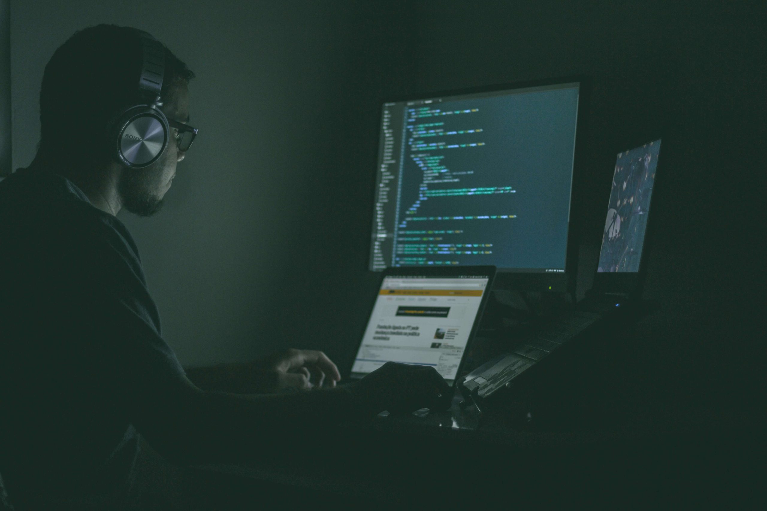 Cybersecurity Practitioner Course learner analysing cyber threats and implementing security controls in a modern security operations centre
