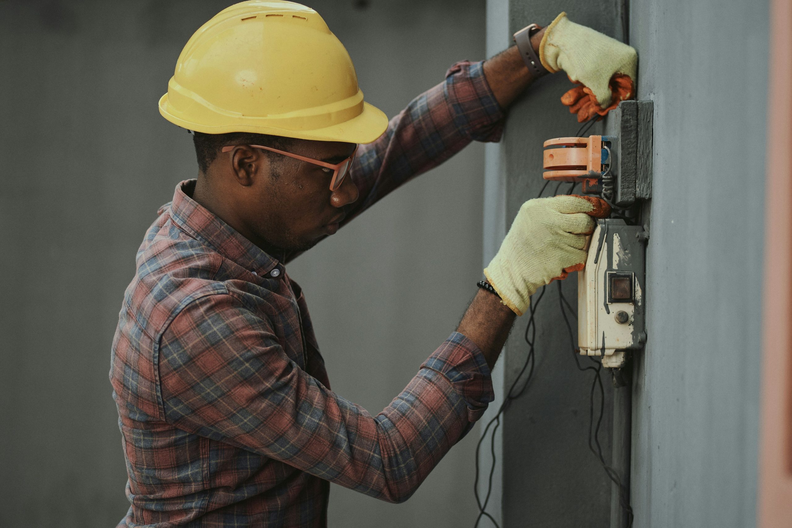 Basic electrical course South Africa - Electrician's Assistant learner installing wiring at Wheelset Academy